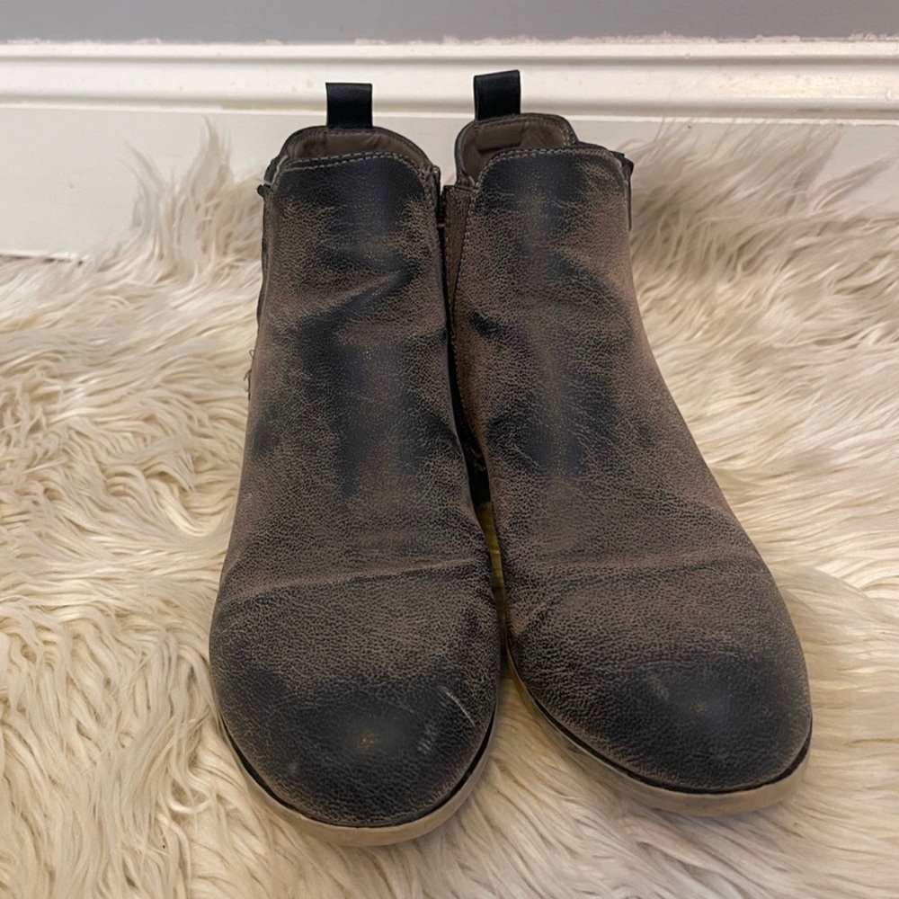 Jessica Cline Women's Booties. Size 8.5